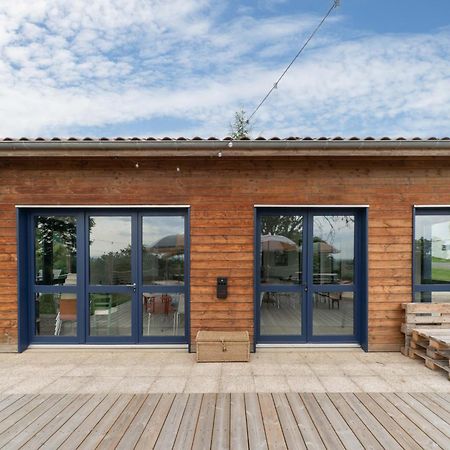 Camping Le Mont Libre - Cottage & Espace Nature - Gannat Zewnętrze zdjęcie
