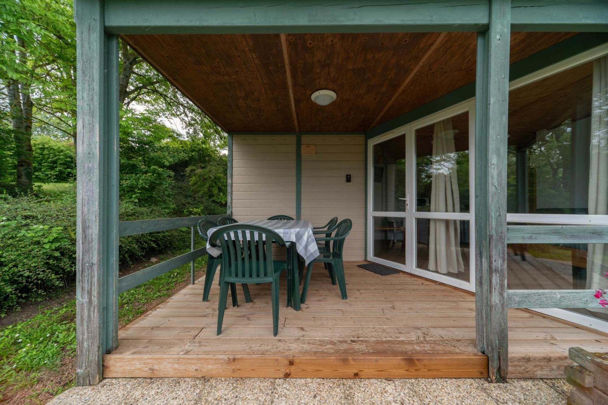 Camping Le Mont Libre - Cottage & Espace Nature - Gannat Zewnętrze zdjęcie