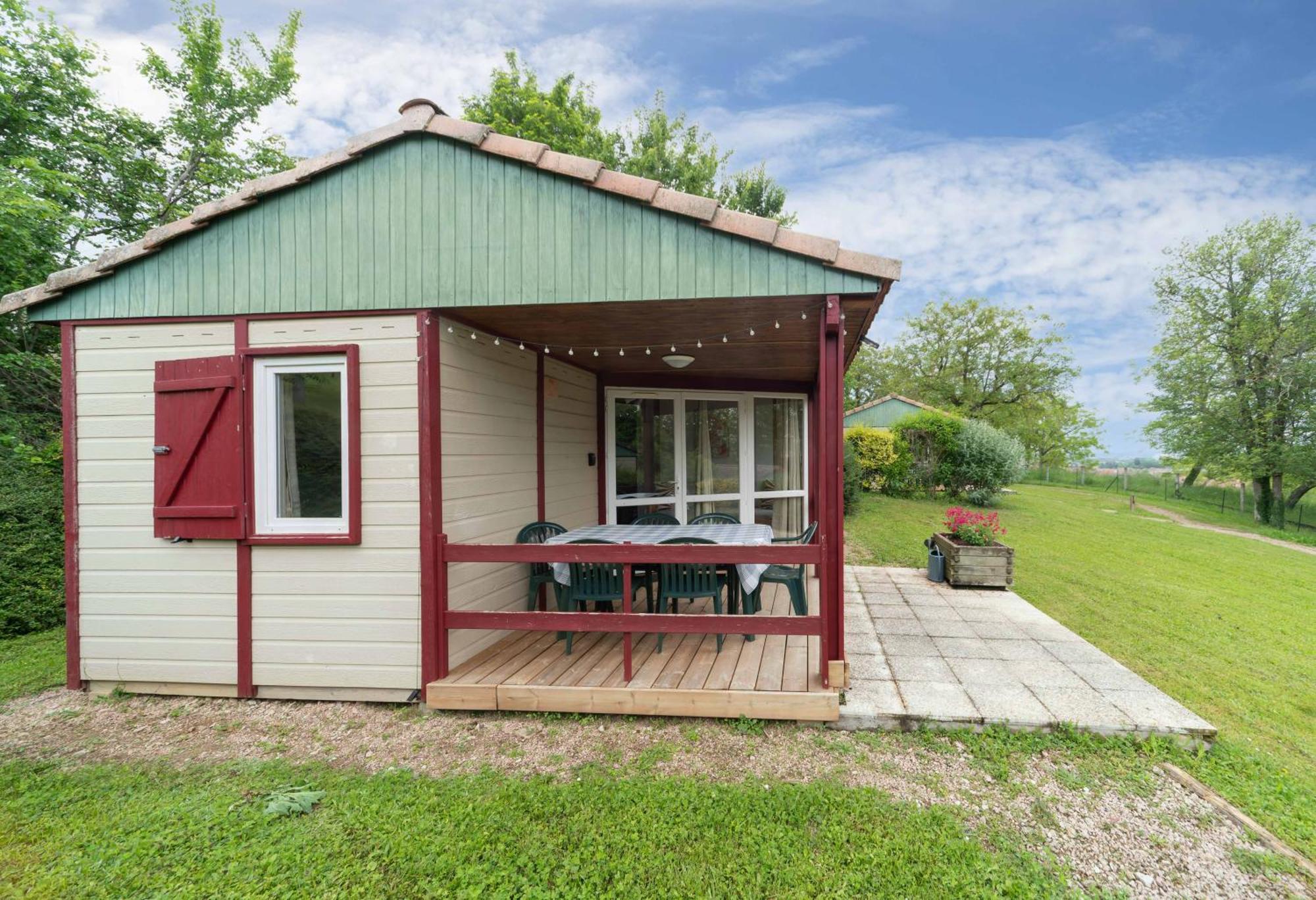 Camping Le Mont Libre - Cottage & Espace Nature - Gannat Zewnętrze zdjęcie