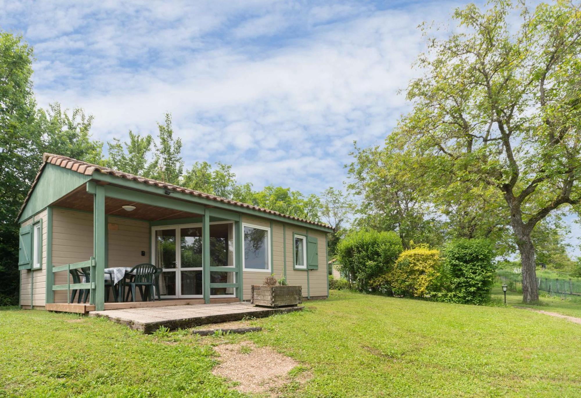 Camping Le Mont Libre - Cottage & Espace Nature - Gannat Zewnętrze zdjęcie
