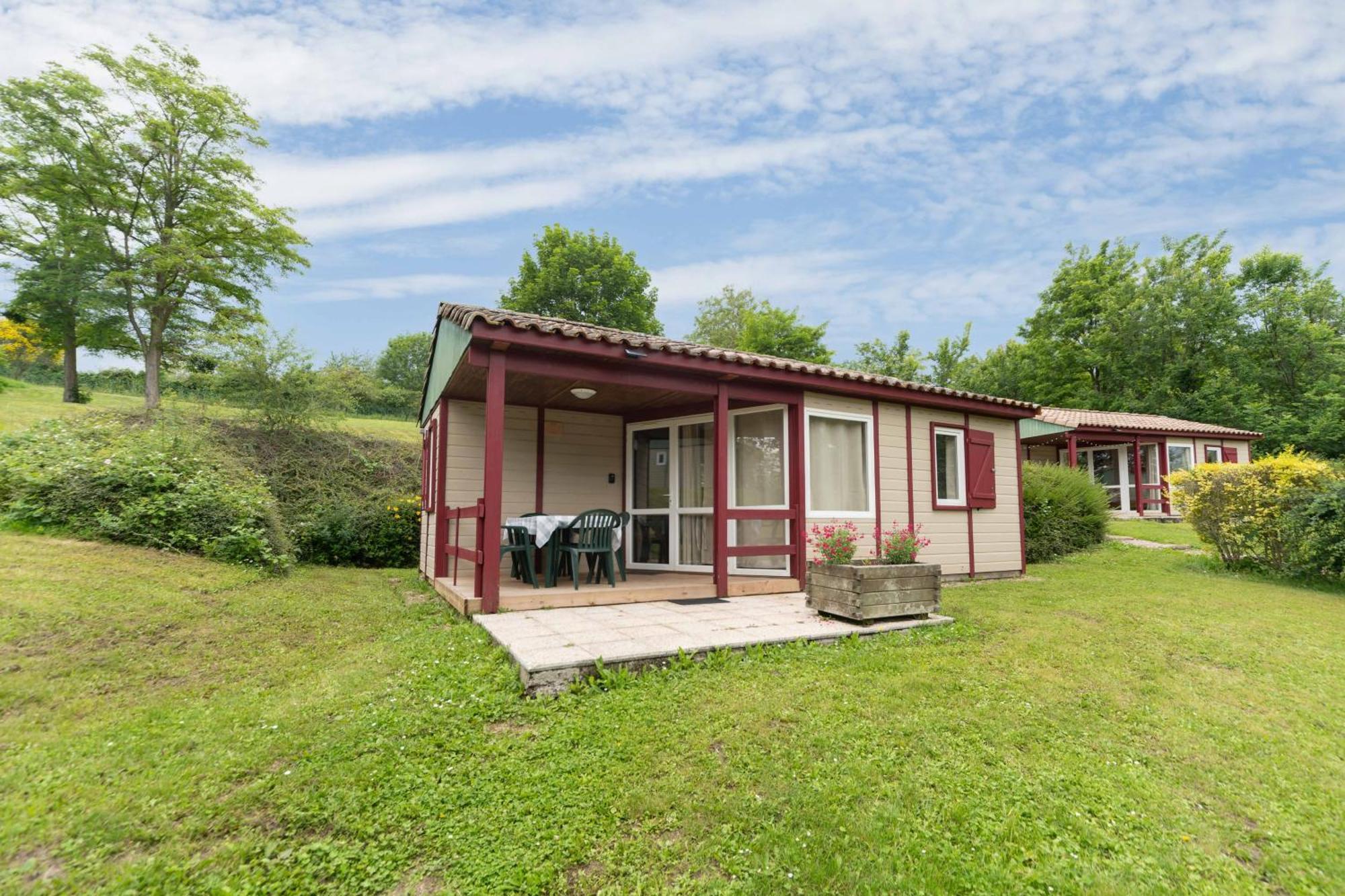 Camping Le Mont Libre - Cottage & Espace Nature - Gannat Zewnętrze zdjęcie