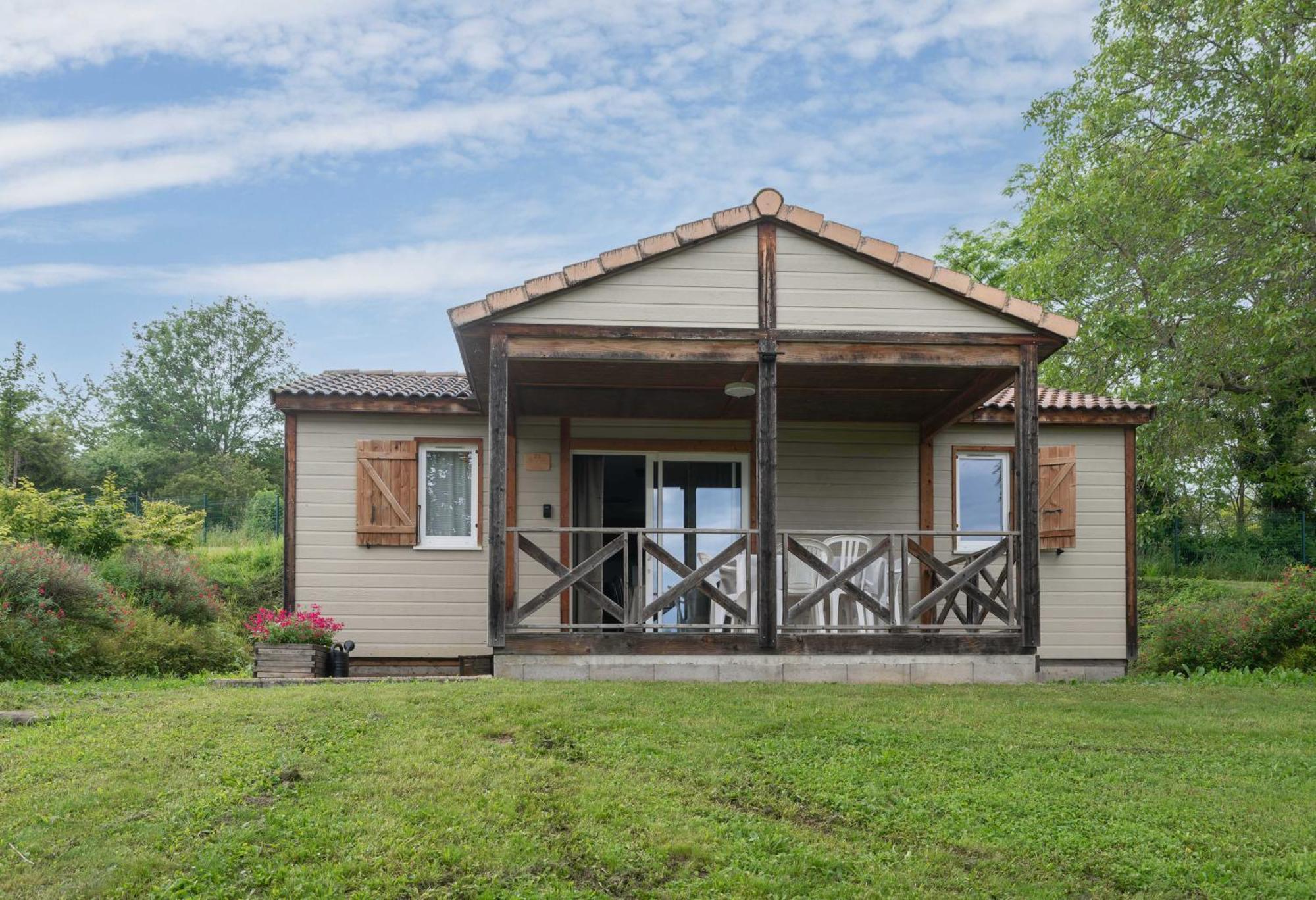 Camping Le Mont Libre - Cottage & Espace Nature - Gannat Zewnętrze zdjęcie