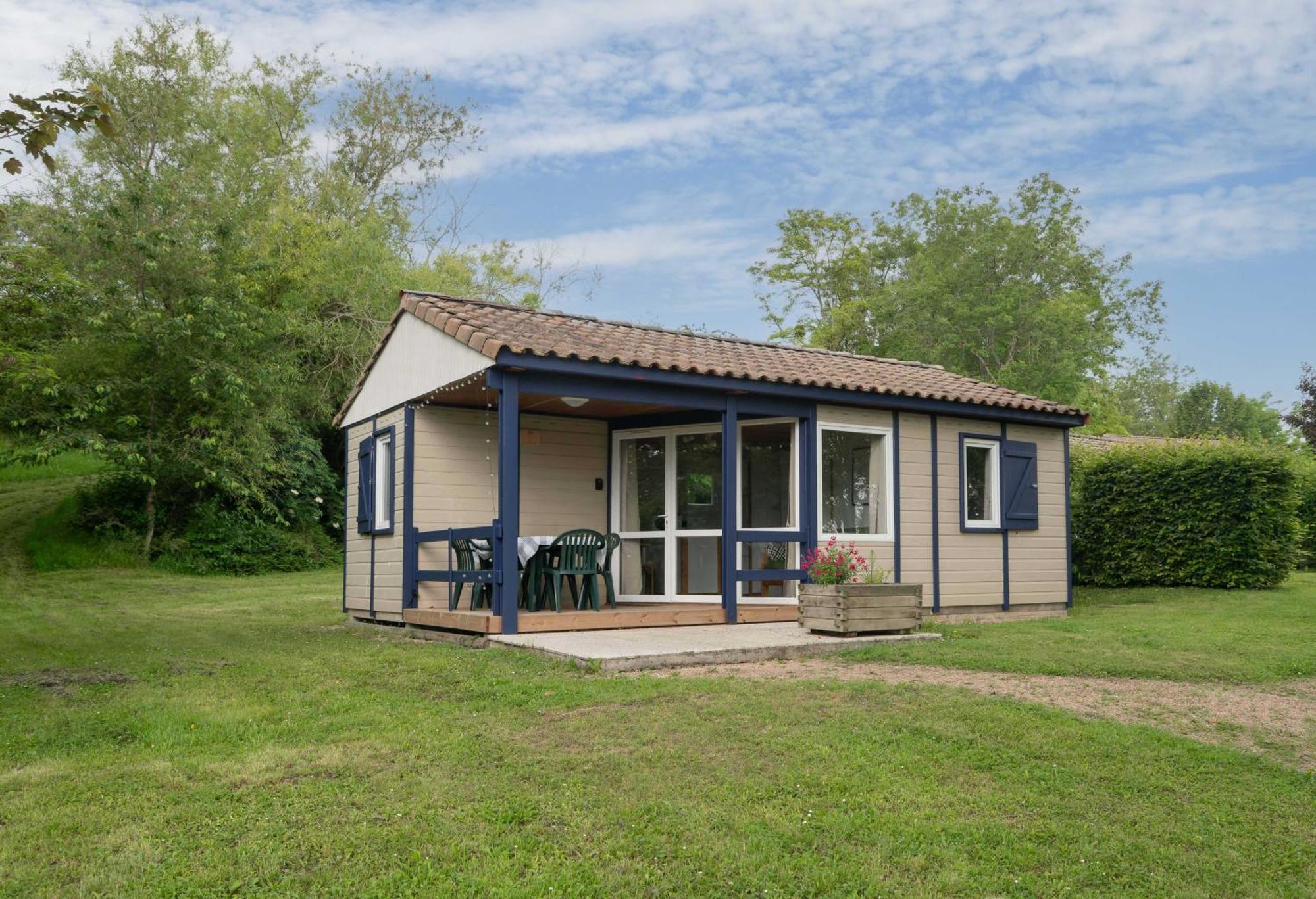 Camping Le Mont Libre - Cottage & Espace Nature - Gannat Zewnętrze zdjęcie